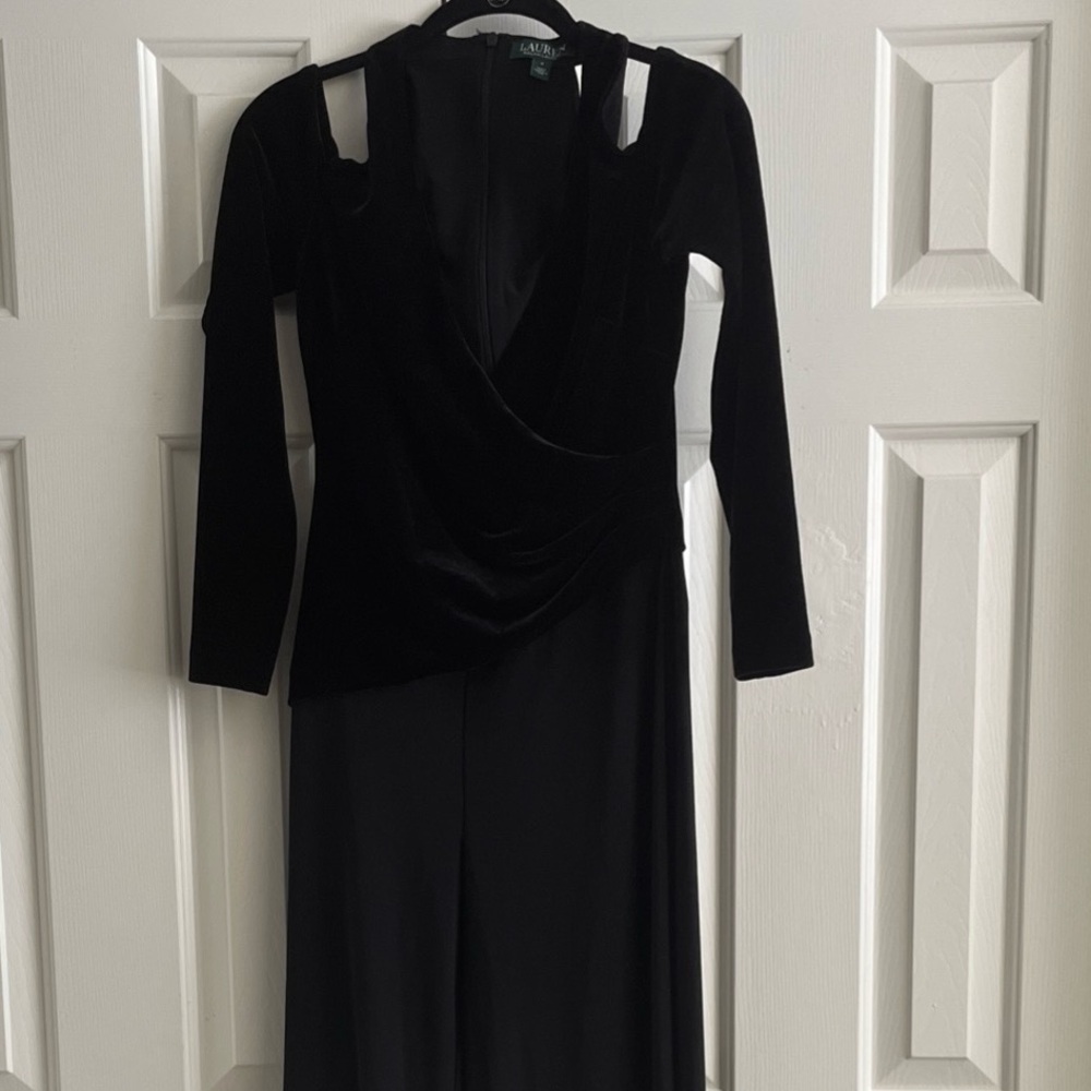 Ralph Lauren Women’s Black Burnout Velvet Cold Shoulder Wide Leg Jumpsuit Size 4